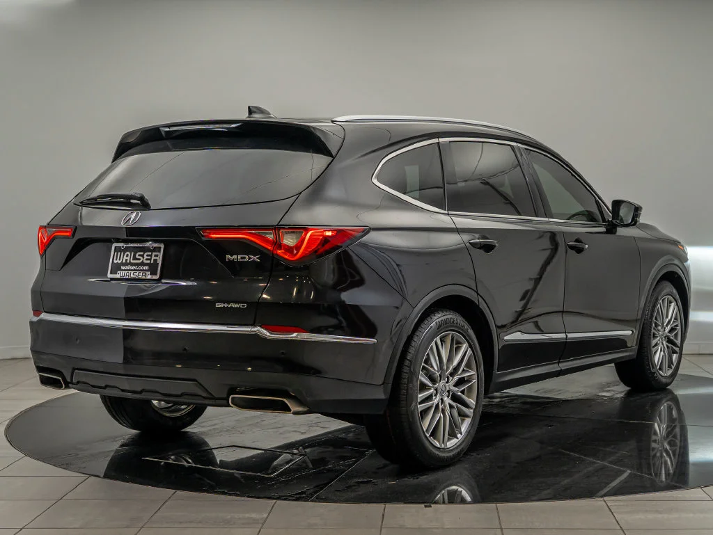 Certified Used 2022 Majestic Black Pearl Acura Advance image 5