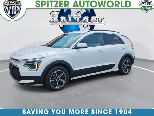 Used 2023 White Kia EX image 6