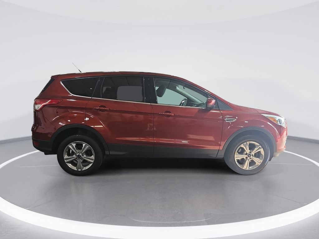 Used 2015 White Ford SE image 2