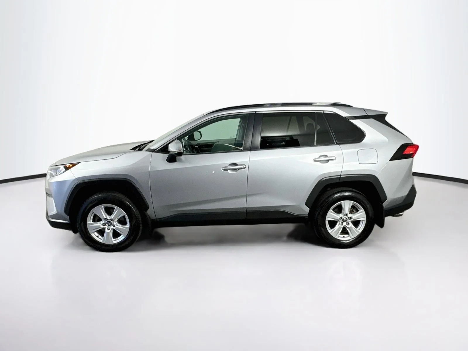 Certified Used 2020 Silver Toyota XLE image 4