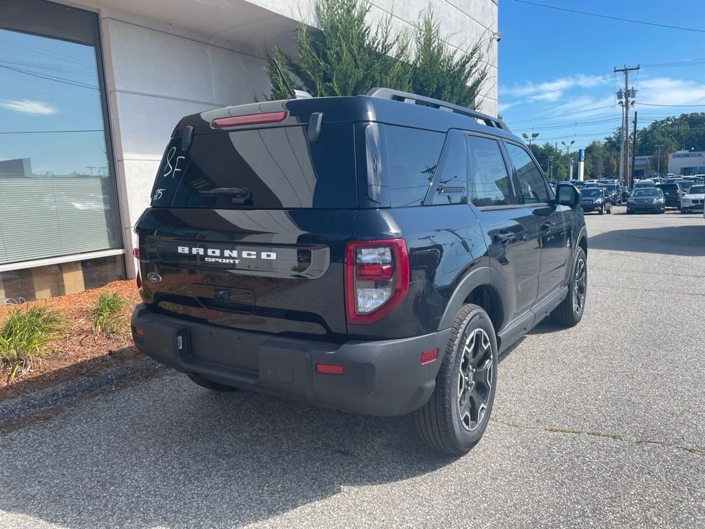 New 2025 Shadow Black Ford Outer Banks® image 7