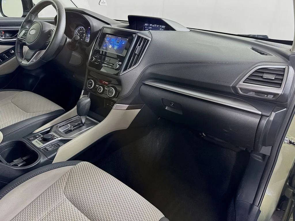 Used 2019 Green Subaru Premium image 37