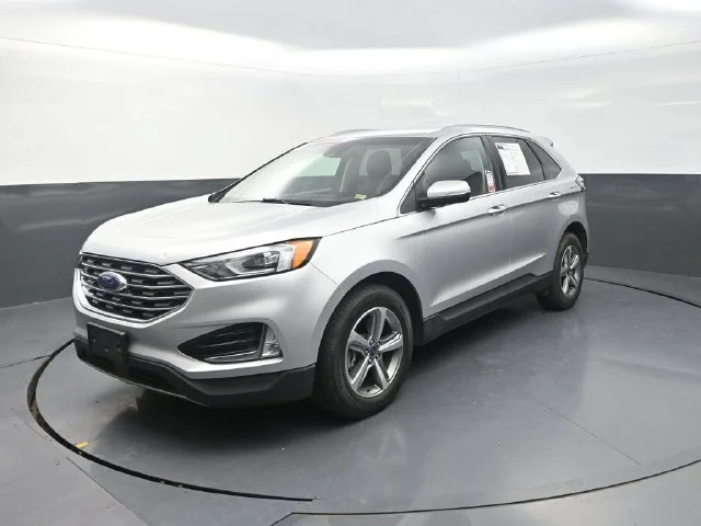 Used 2019 Silver Ford SEL image 6