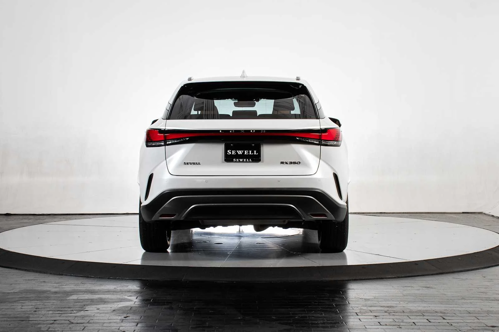 Used 2025 Eminent White Pearl Lexus Premium image 5