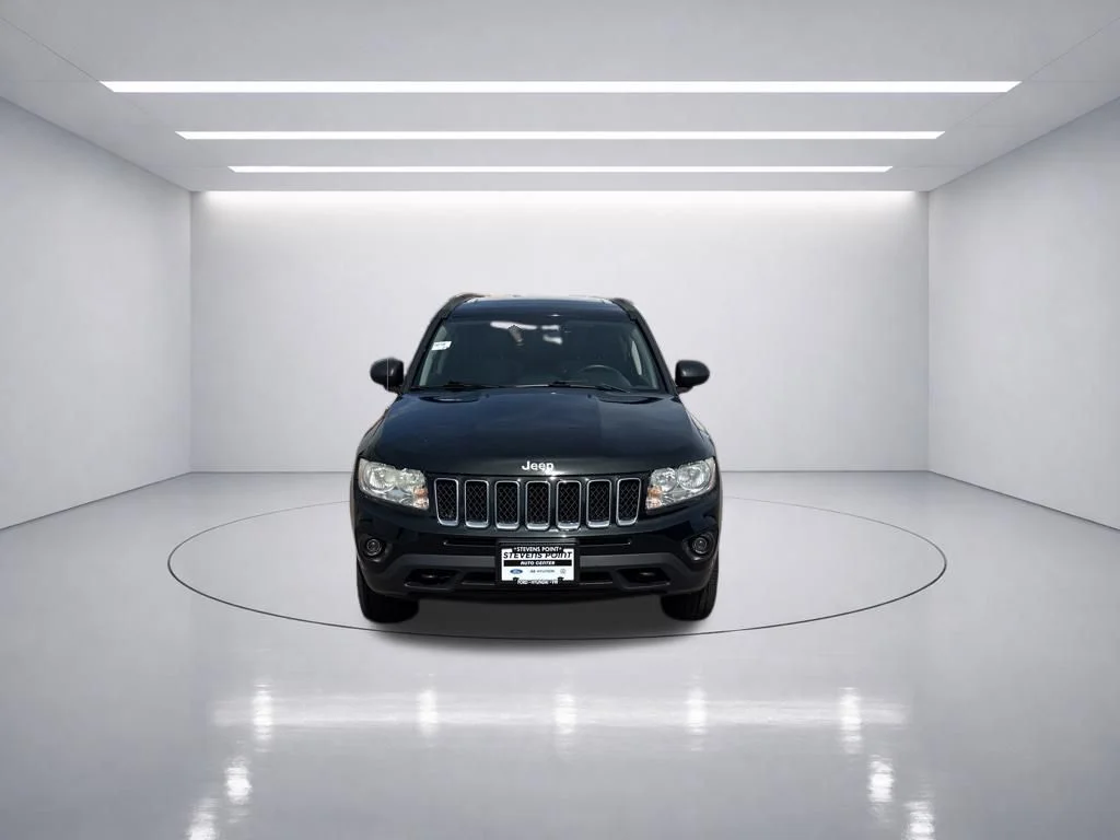 Used 2013 Black Forest Green Pearlcoat Jeep Latitude image 10