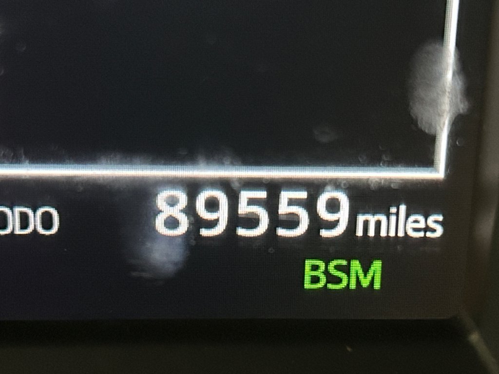 Used 2016 Blue Toyota SE image 10