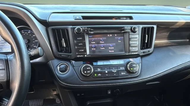 Used 2018 Gray Toyota XLE image 28