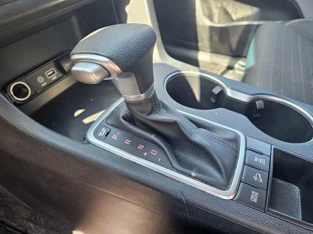 Used 2018 Silver Kia LX image 24