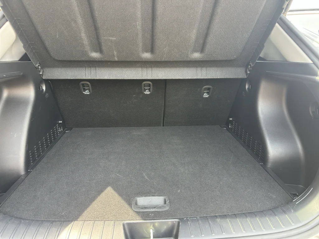 Used 2025 Cyber Gray Metallic Hyundai SEL image 33