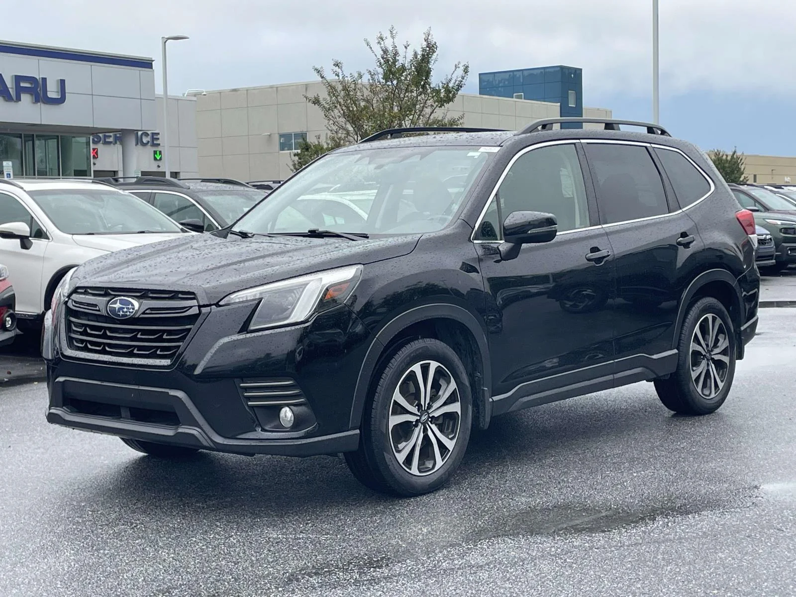 Used 2022 Crystal Black Silica Subaru Limited image 26