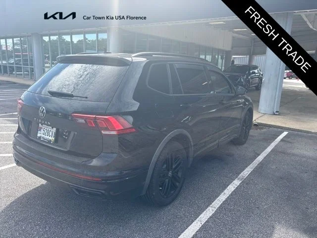 Used 2022  Volkswagen 2.0T SE R-Line Black image 2