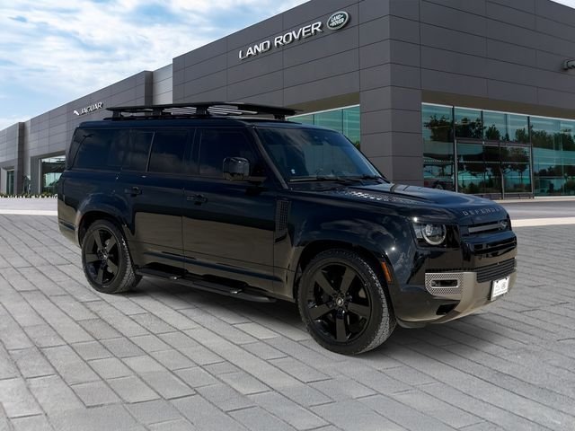 Used 2025 Black Land Rover X-Dynamic SE image 7