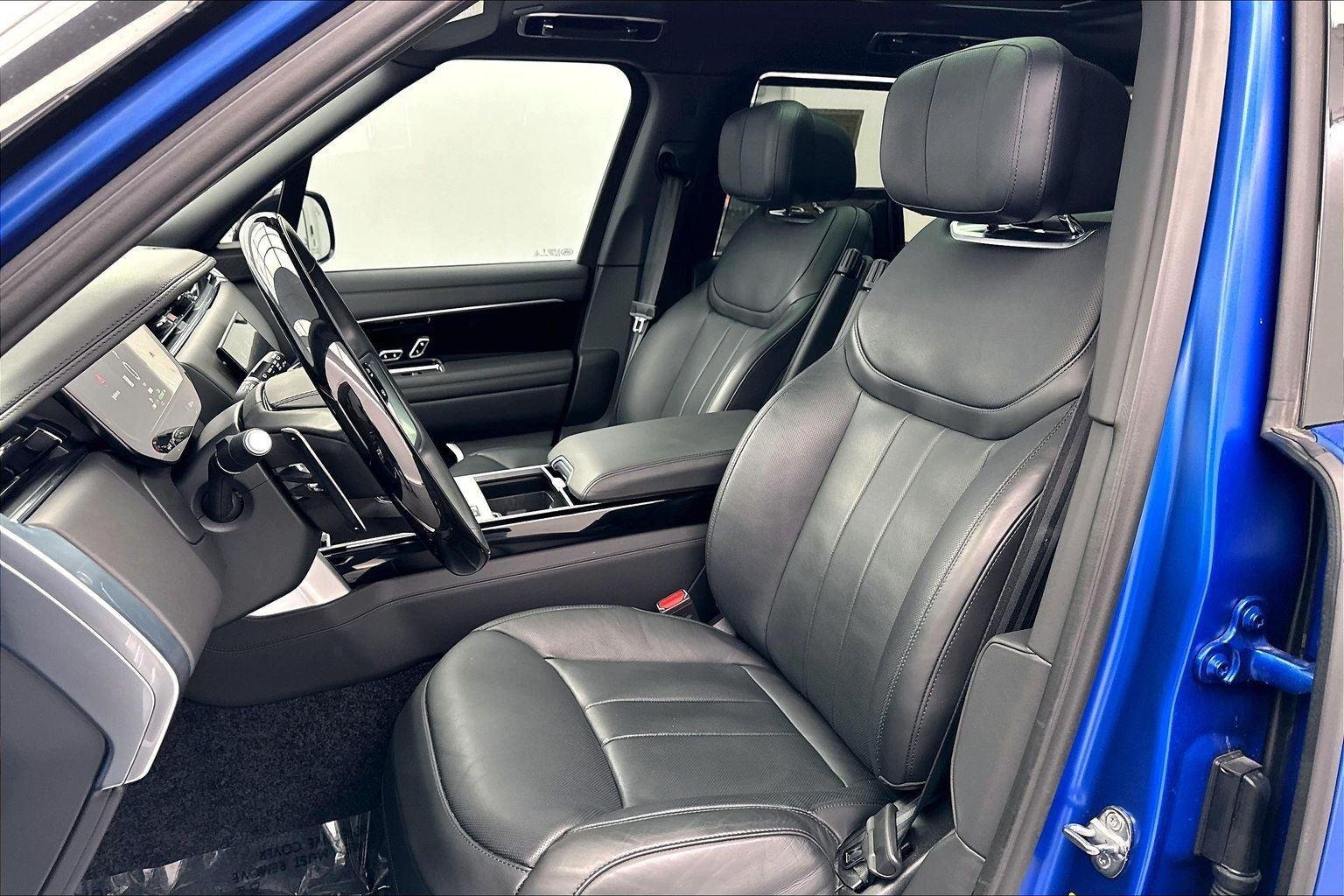 Used 2025 Velocity Blue in Satin Finish Land Rover Autobiography image 21