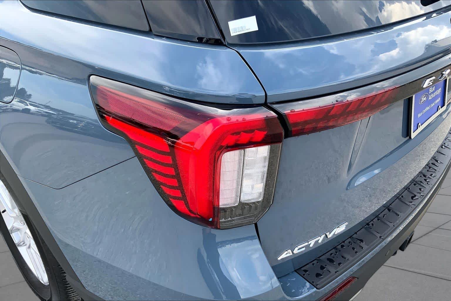 Used 2025 Vapor Blue Ford Active image 29
