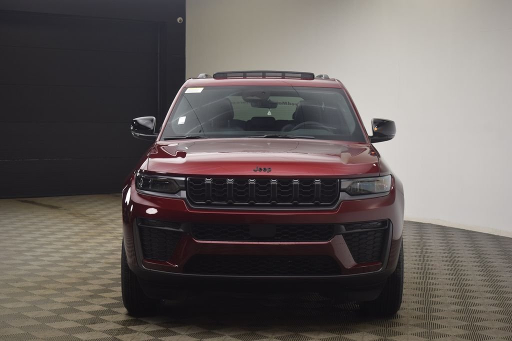 New 2026 Velvet Red Pearl-Coat Exterior Paint Jeep Altitude image 2