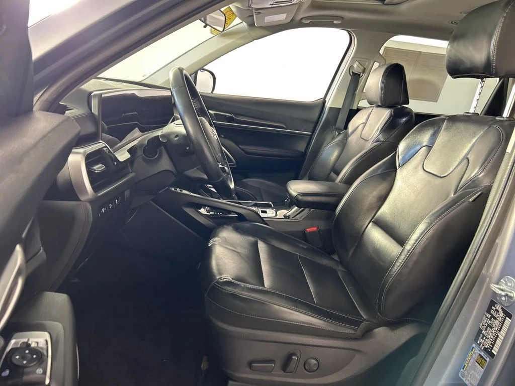 2024 Kia Telluride S - Photo 25