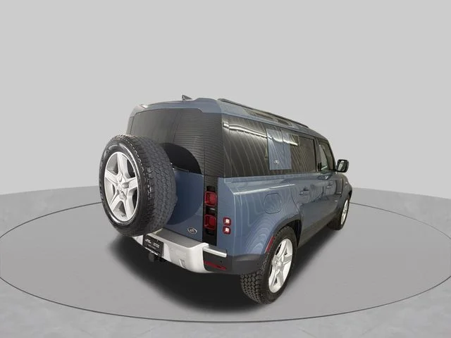 Used 2020 Tasman Blue Metallic Land Rover SE image 5