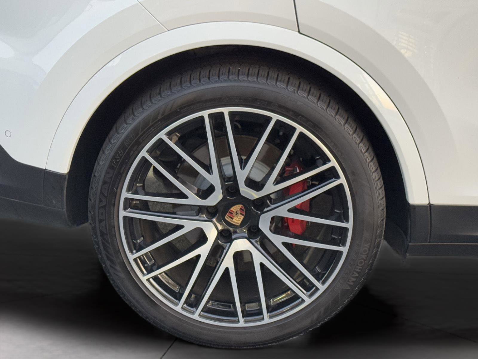 Used 2025 White Porsche  image 75