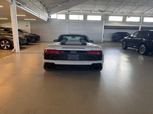 Used 2023 Suzuka Gray Metallic Audi V10 performance image 4