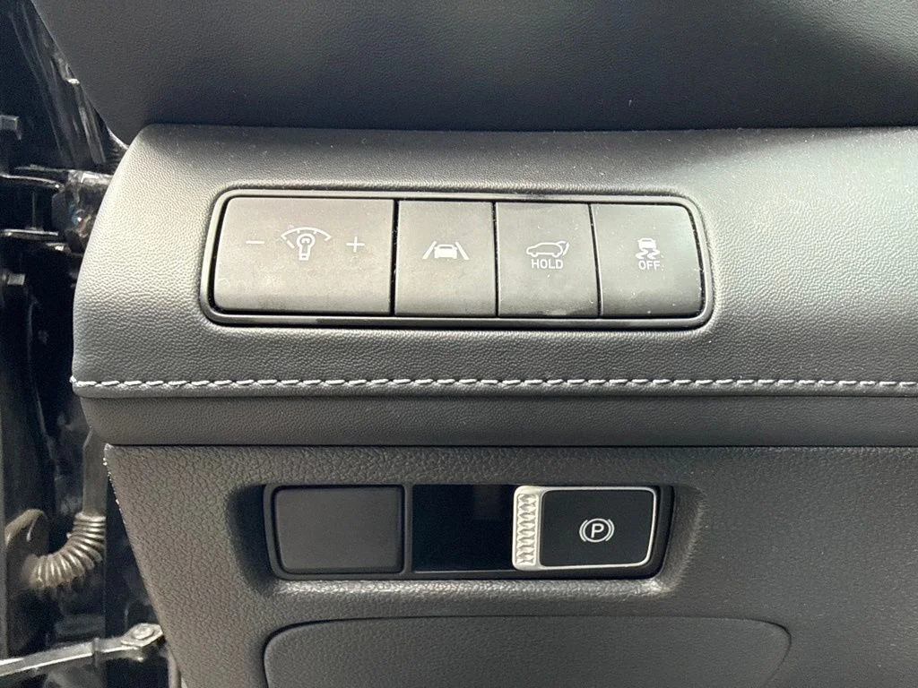 Used 2022 Twilight Black Hyundai SEL image 18