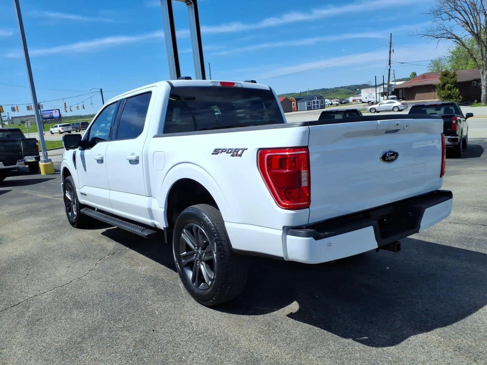 Used 2023 Oxford White Ford XLT image 10