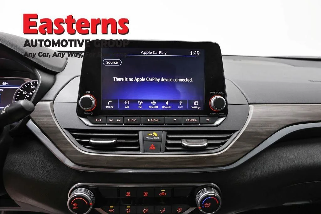 Used 2025 Red Nissan 2.5 SV image 14