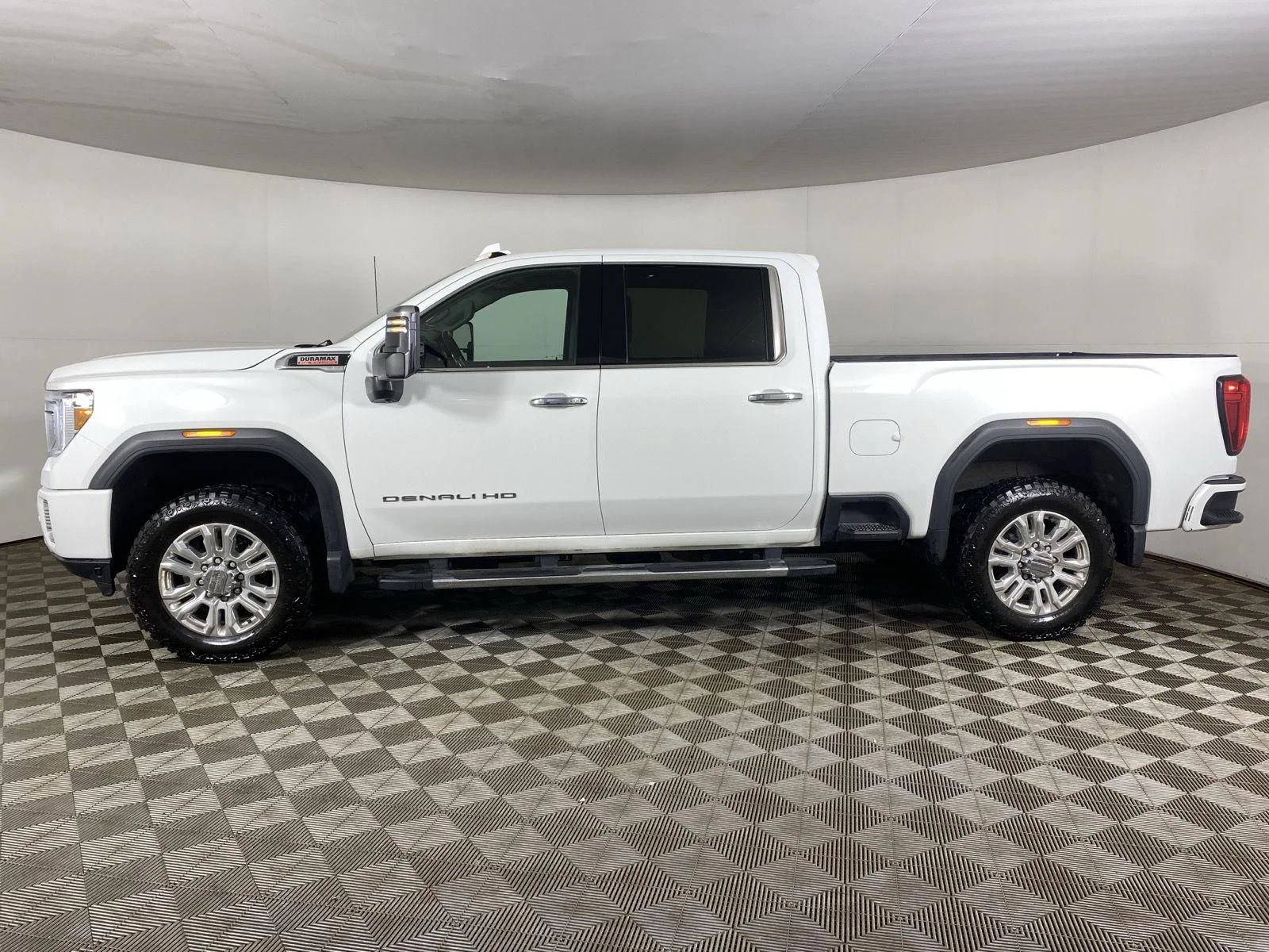 Used 2021 Summit White GMC Denali image 6