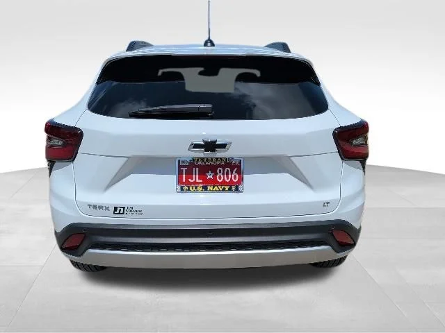 Used 2025 White Chevrolet LT image 4