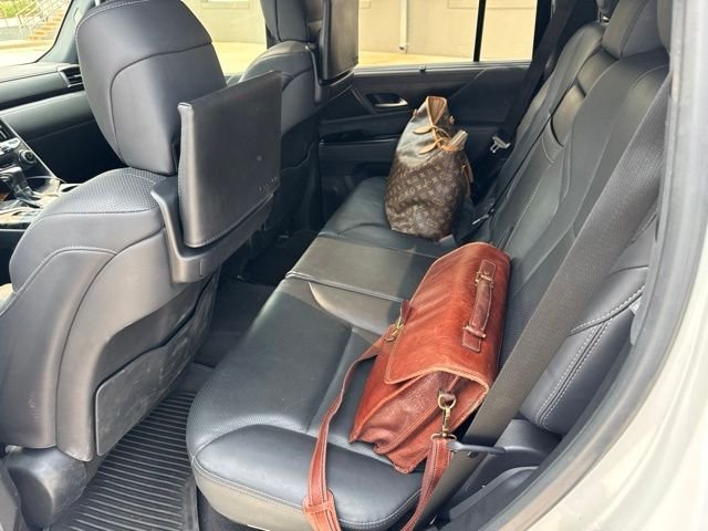 Used 2023 White Lexus 600 Luxury image 8