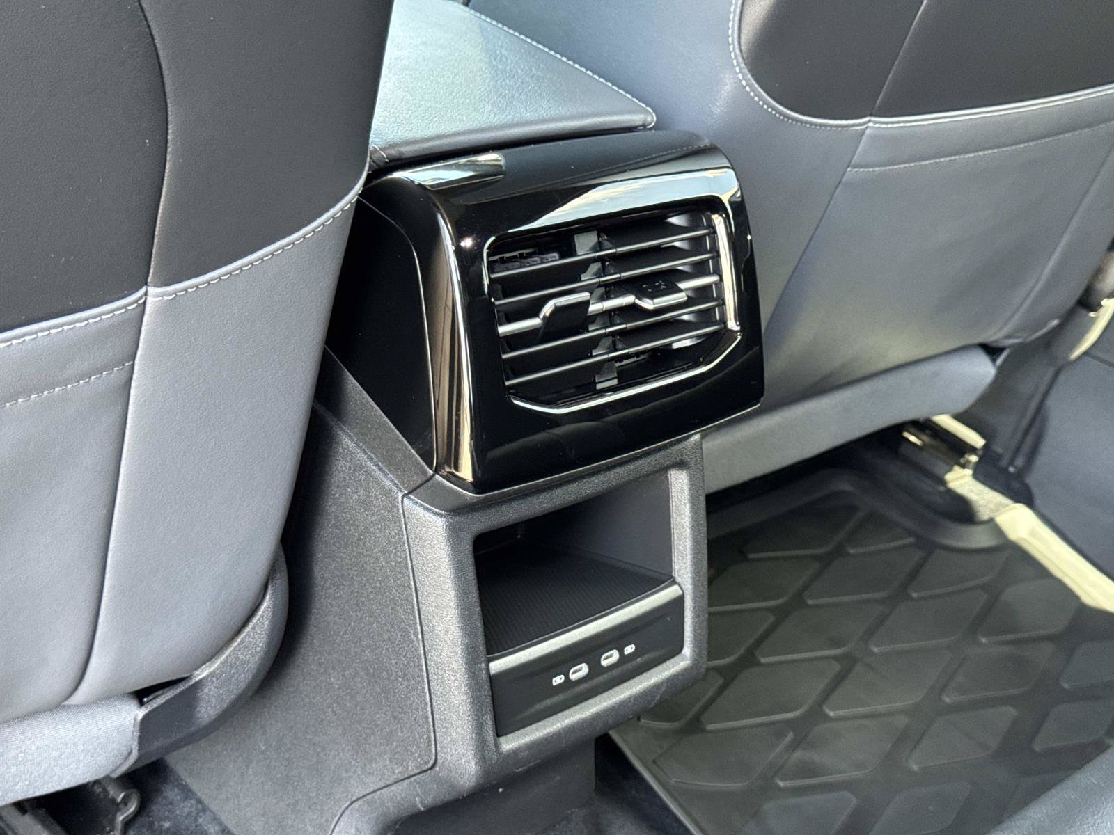 Used 2023 Deep Black Pearl Volkswagen  image 28
