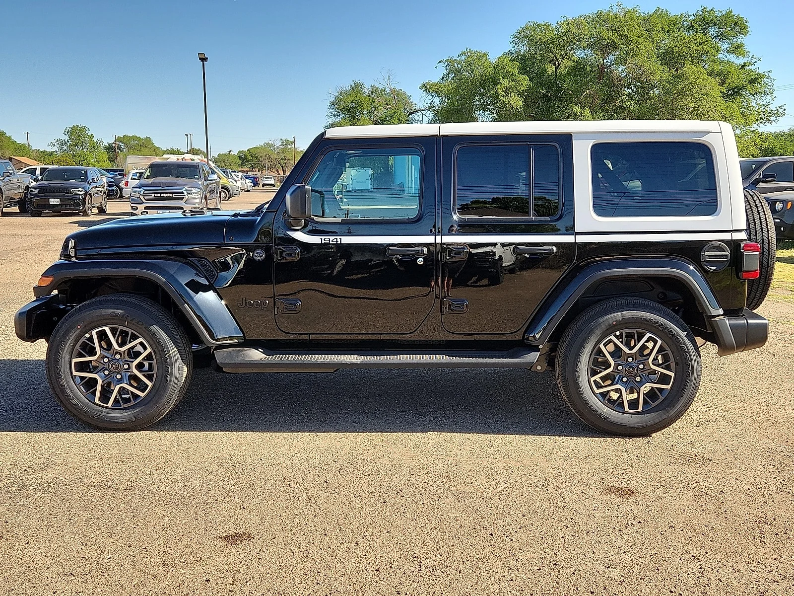 New 2026 PX8 Black Clear Jeep 4-DOOR SAHARA image 2
