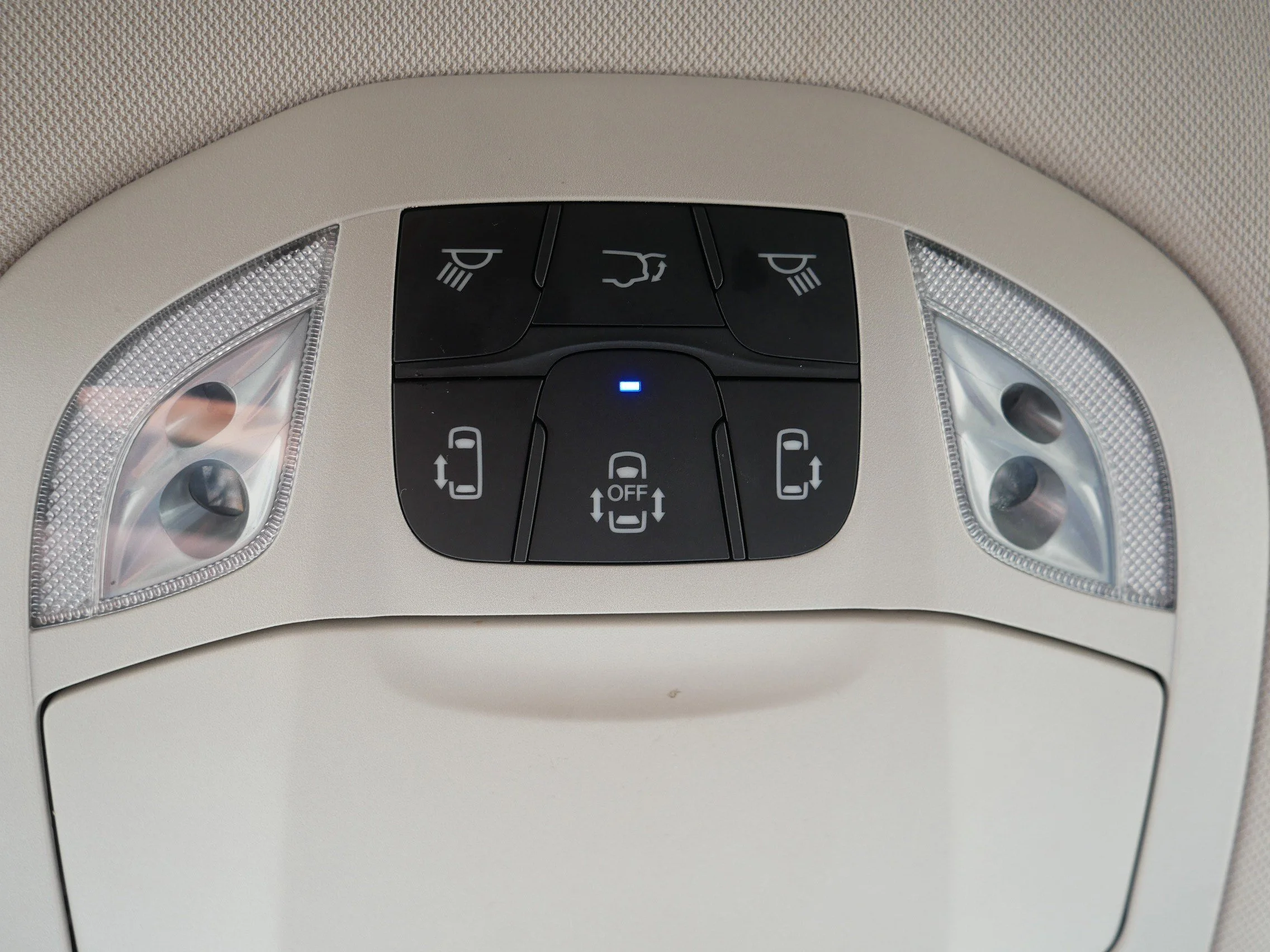 Used 2023 Ceramic Gray Clearcoat Chrysler Touring L image 32