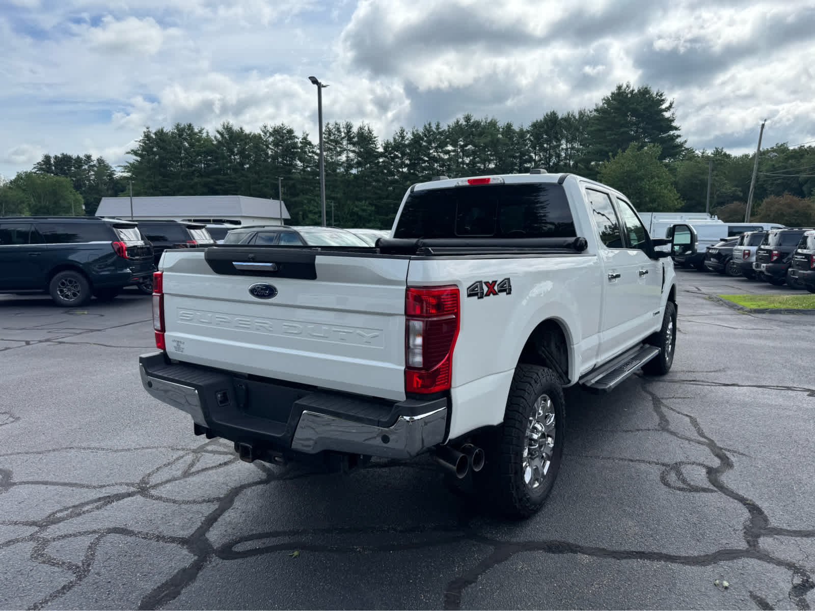 Used 2022 Star White Metallic Tri-Coat Ford LARIAT image 6