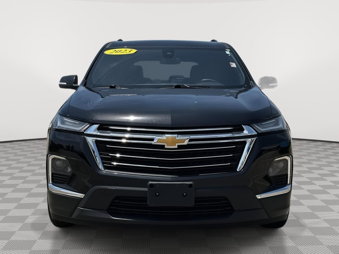 Used 2023 Chevrolet Traverse 1LT with VIN 1GNEVGKW4PJ286934 for sale in Kansas City