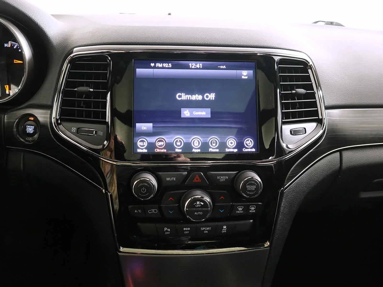 Used 2020 Diamond Black Crystal Pearlcoat Jeep Limited X image 23
