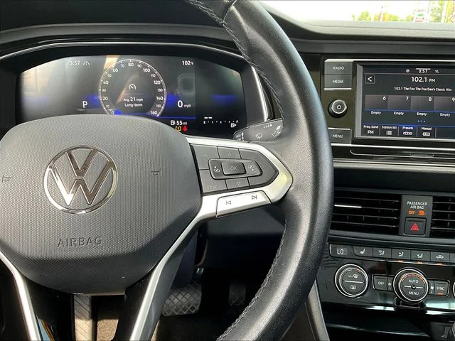 Used 2024  Volkswagen 1.5T SE image 13