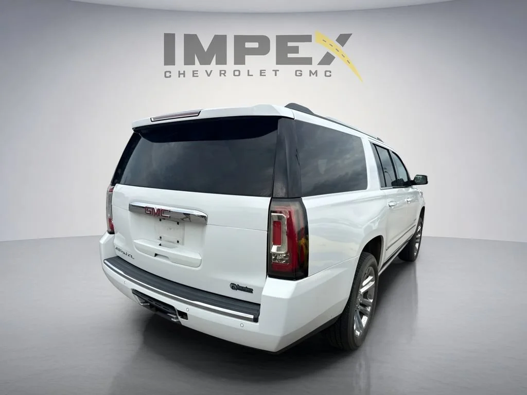 Used 2017 SUMMIT WHITE GMC Denali image 4