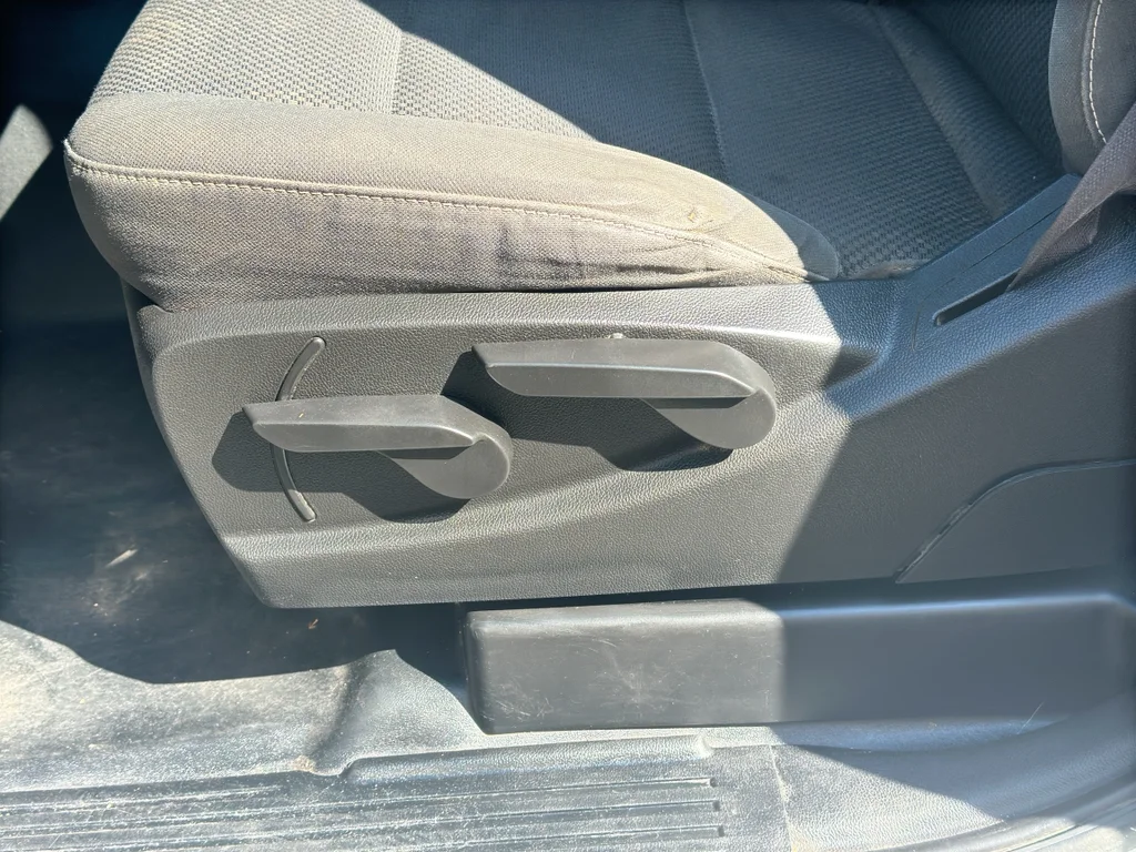 Used 2016 Summit White Chevrolet LT image 27