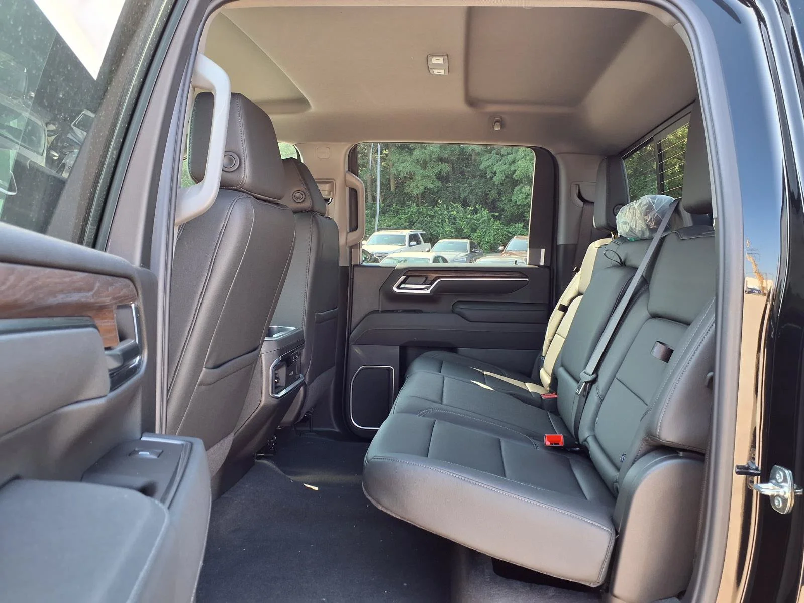 New 2026 Onyx Black GMC SLT image 17