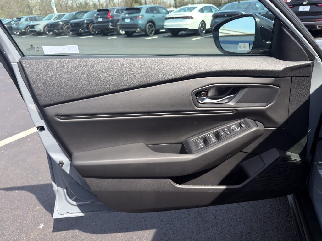 New 2026 Urban Gray Pearl Honda SE image 18