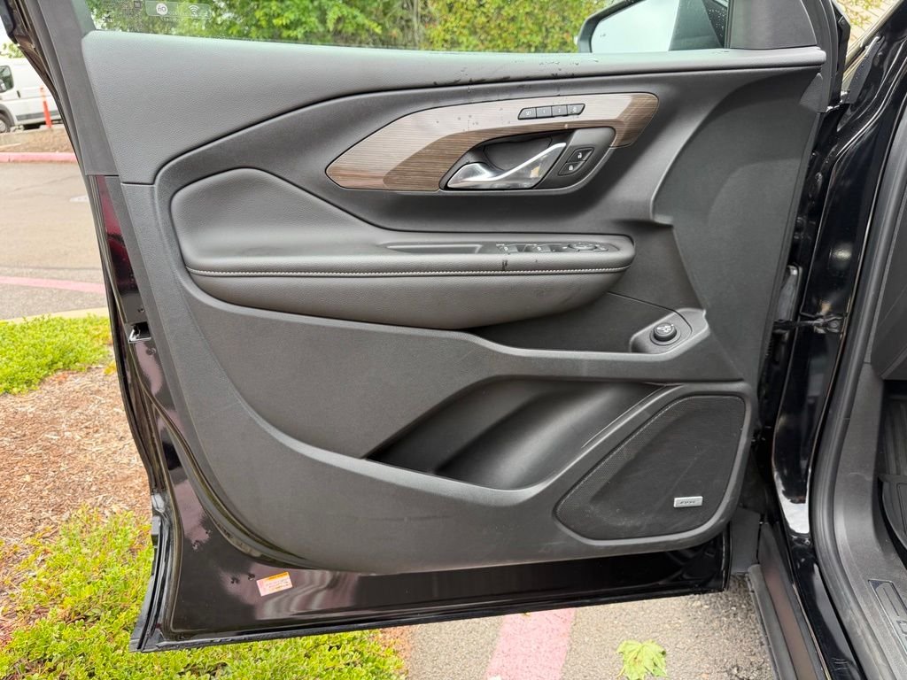 Used 2022 Ebony Twilight Metallic GMC Denali image 11