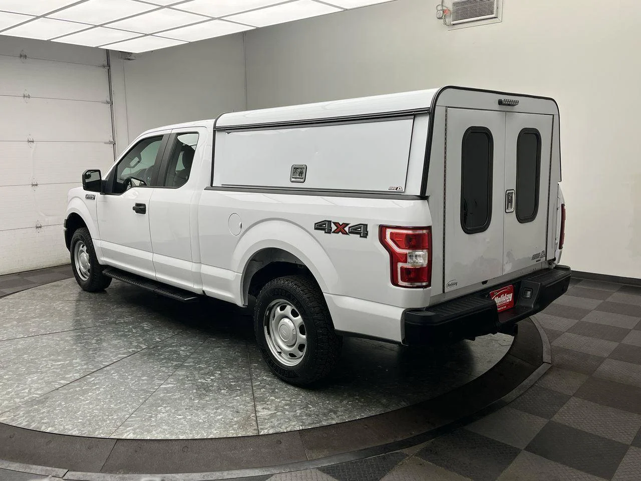 Used 2020 White Ford XL image 2