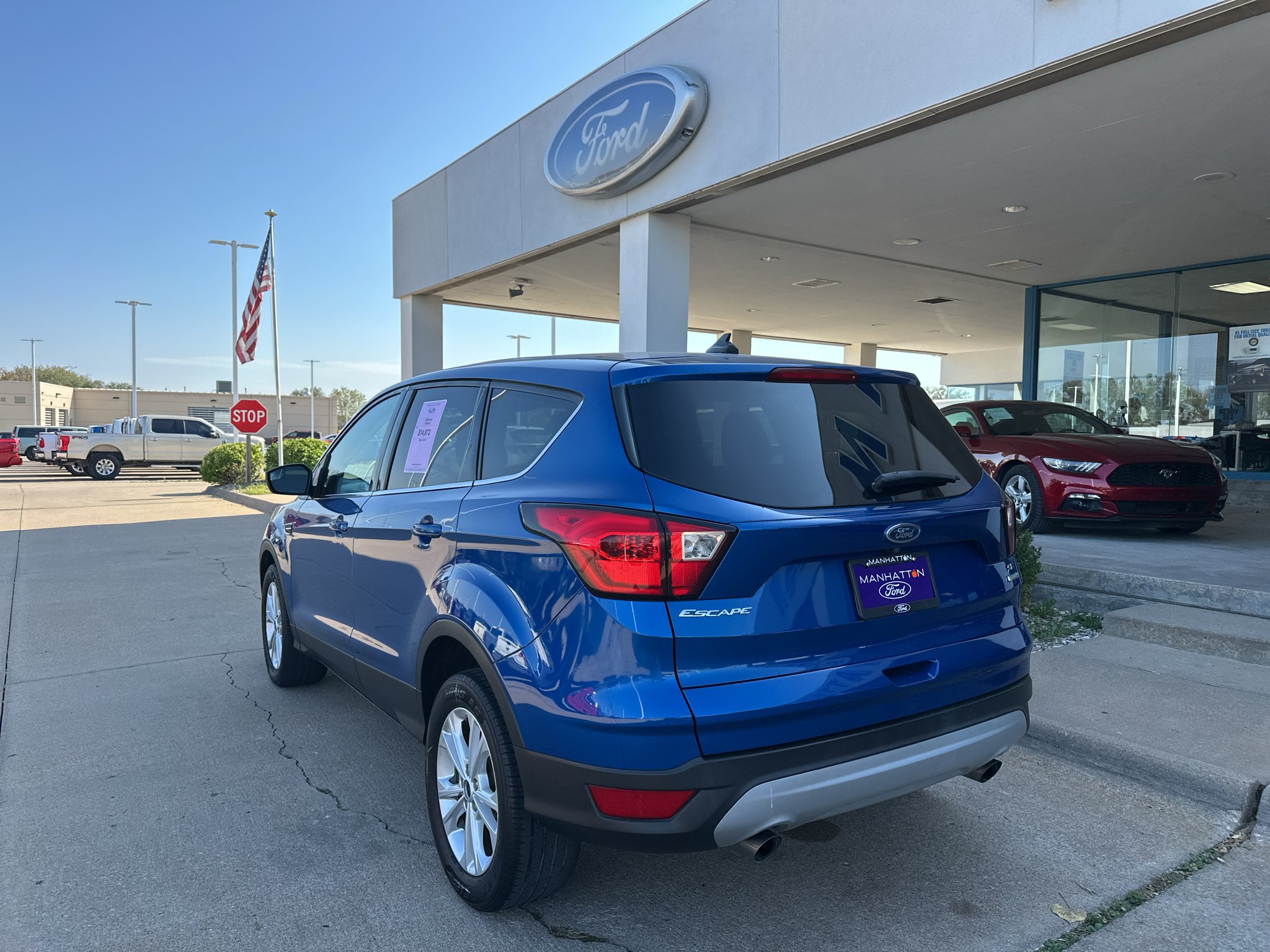 Used 2019 Lightning Blue Metallic Ford SE image 11