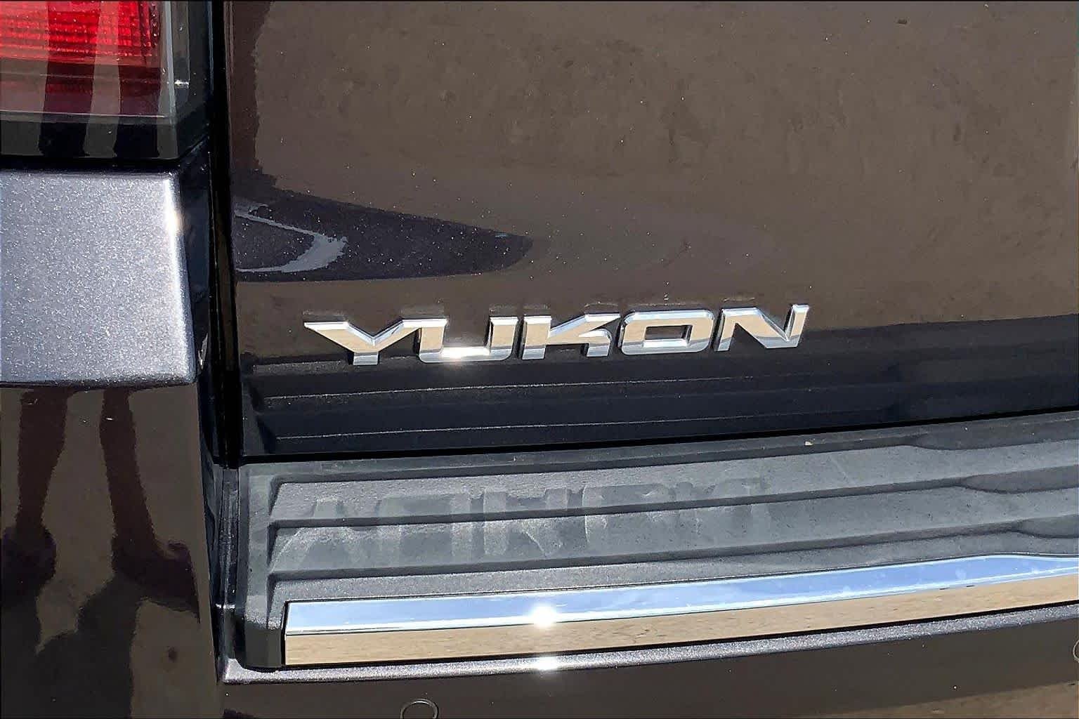 Used 2017 Iridium Metallic GMC Denali image 29