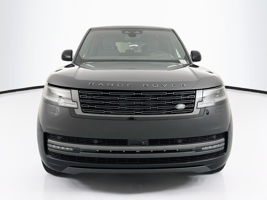 New 2027 Santorini Black Land Rover SE image 2