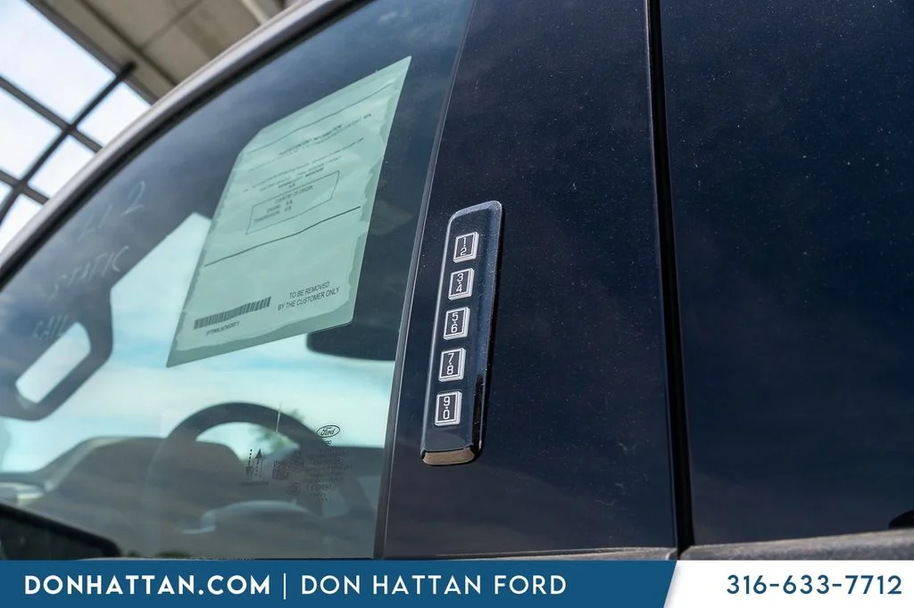 New 2026 Oxford White Ford Lariat® image 31