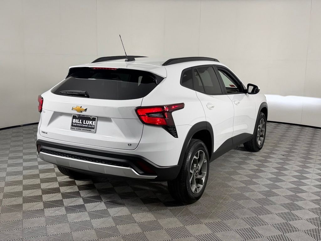 2025 Chevrolet Trax LT - Photo 8