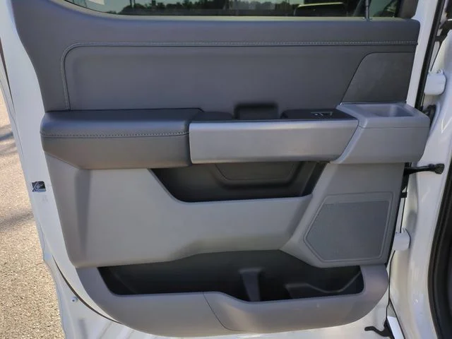 Used 2024 White Ford XLT image 27