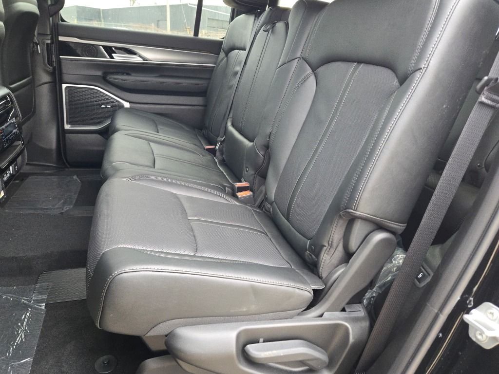 New 2026 High Gloss Black Jeep Limited Altitude image 24