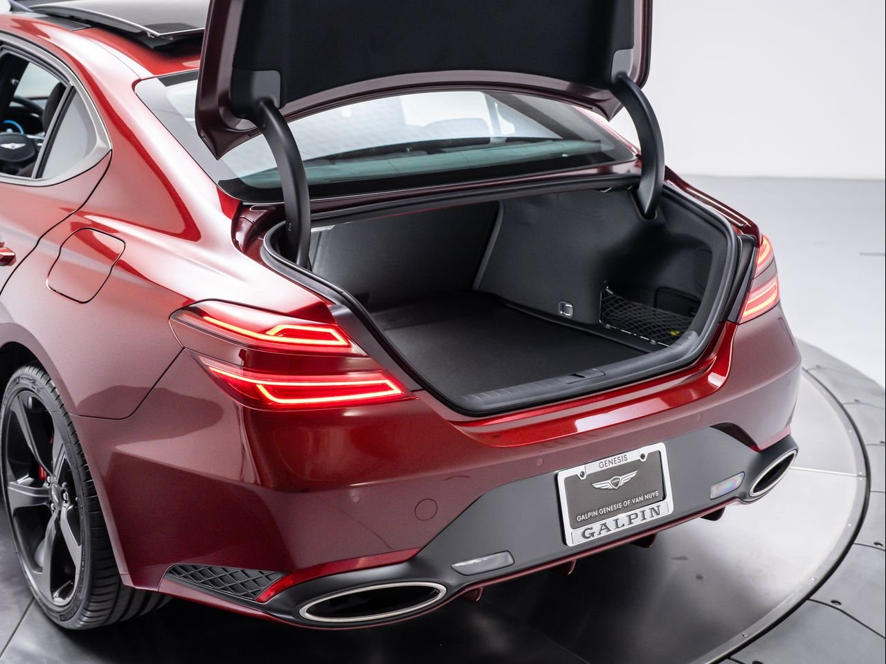 New 2026 Cavendish Red Genesis 3.3T SPORT PRESTIGE image 10